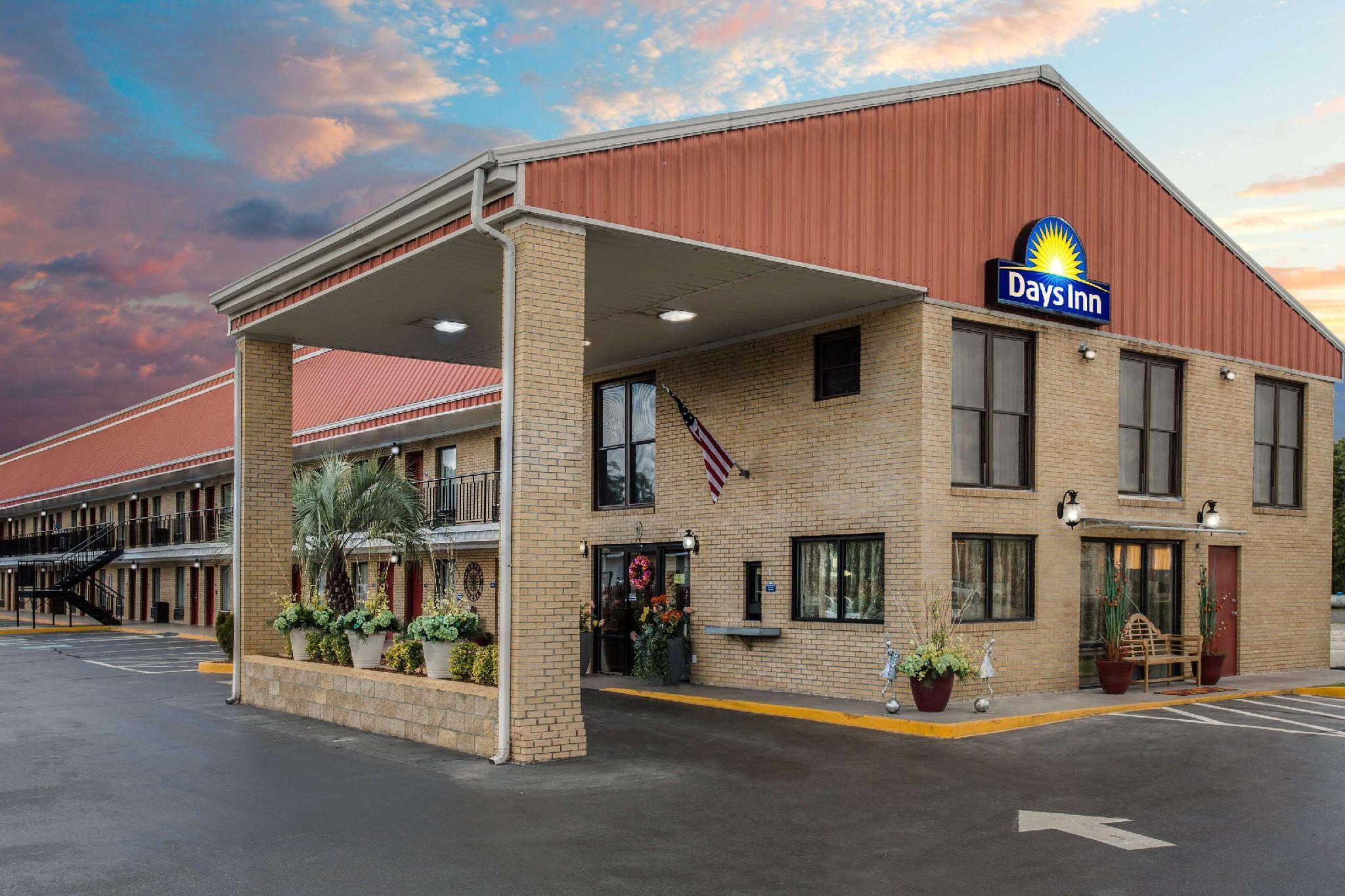 Days Inn By Wyndham Lake City Exterior photo